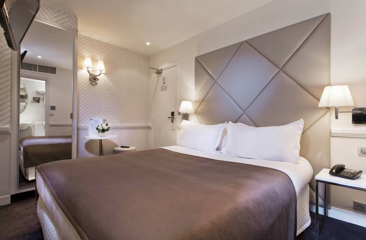 Longchamp-Elysees-Room-8