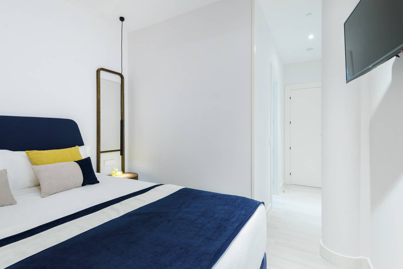 Smartrental-Collection-Gran-Via-Centric-II-Room-63