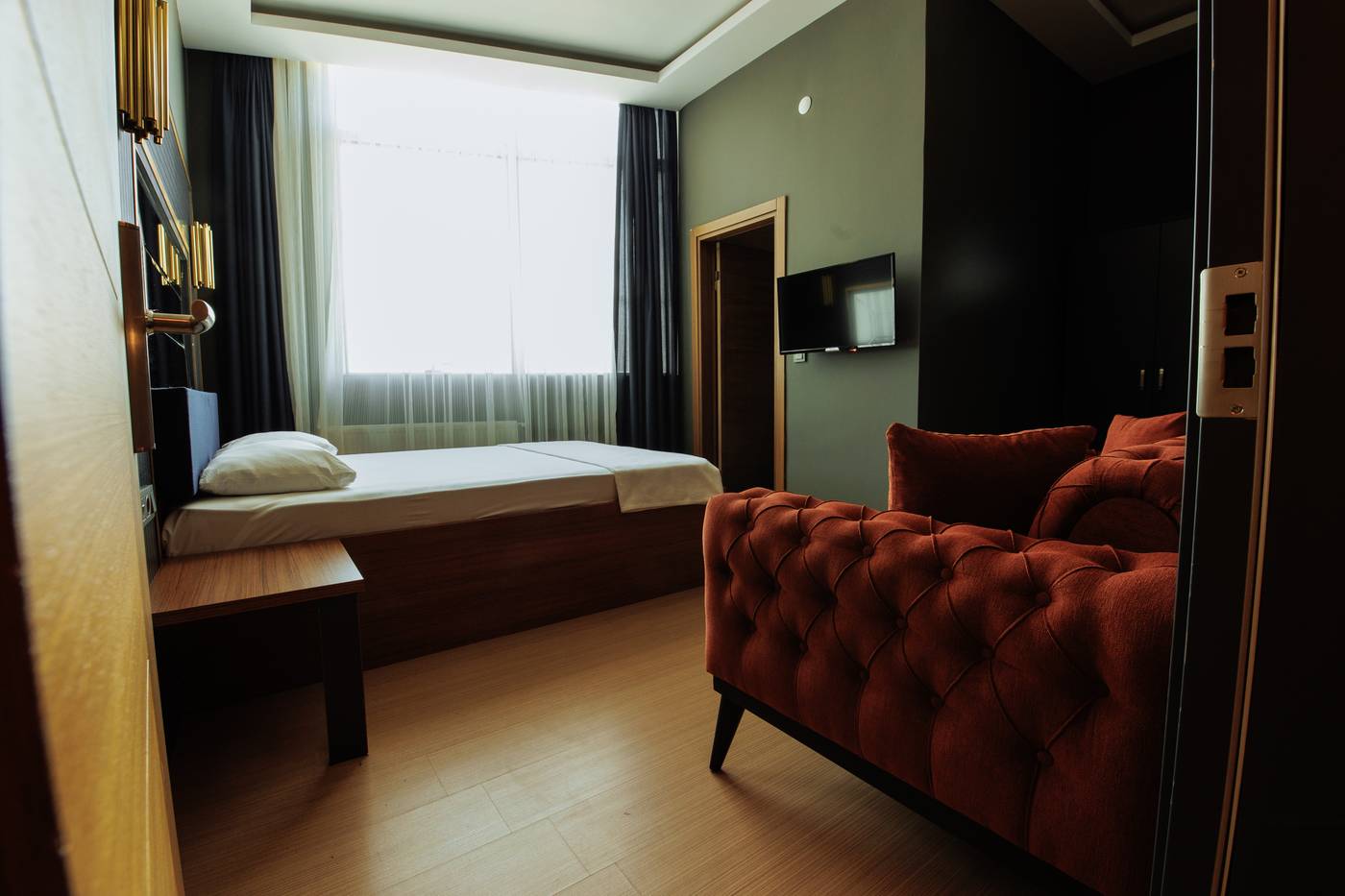 216-Trend-Suite-Room-11