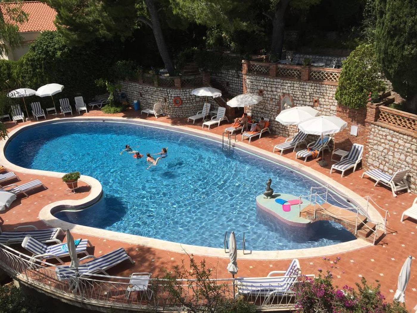 Mediterranee-Hotel-Pool-1