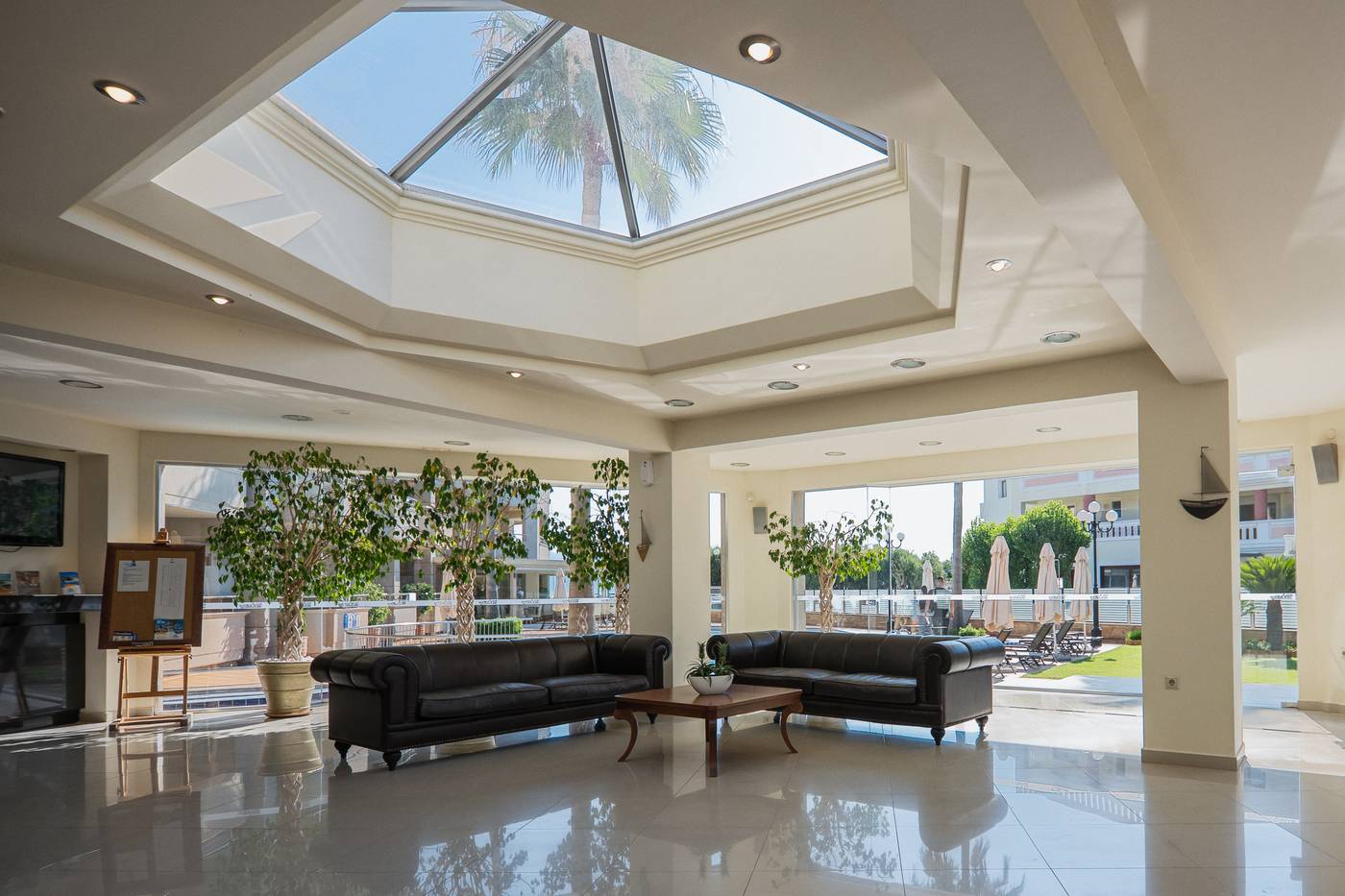 Molos-Bay-Lobby-35