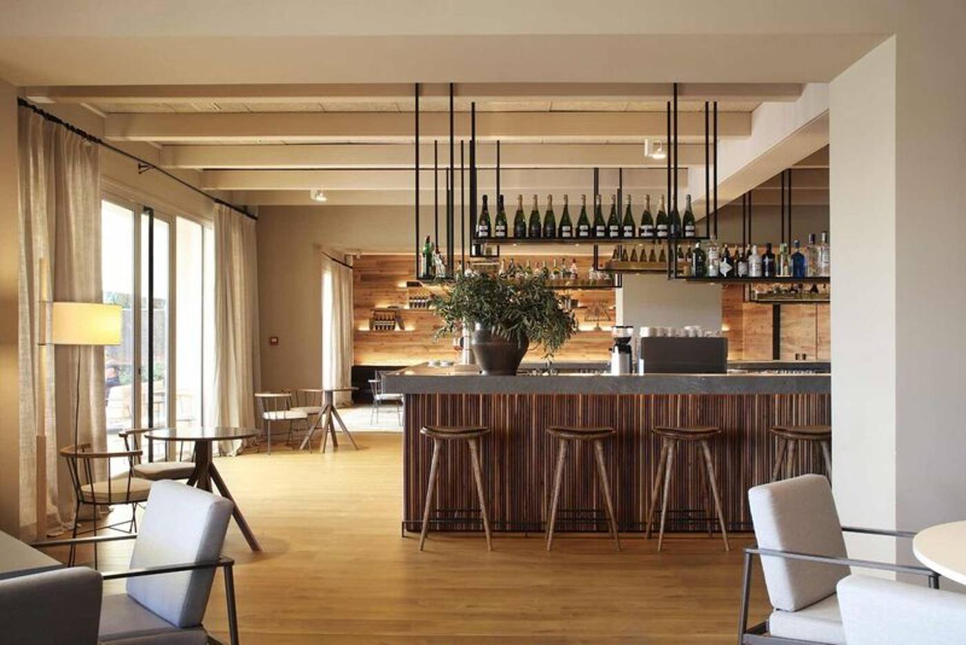 Peralada-Wine-Spa---Golf-Lobby-40