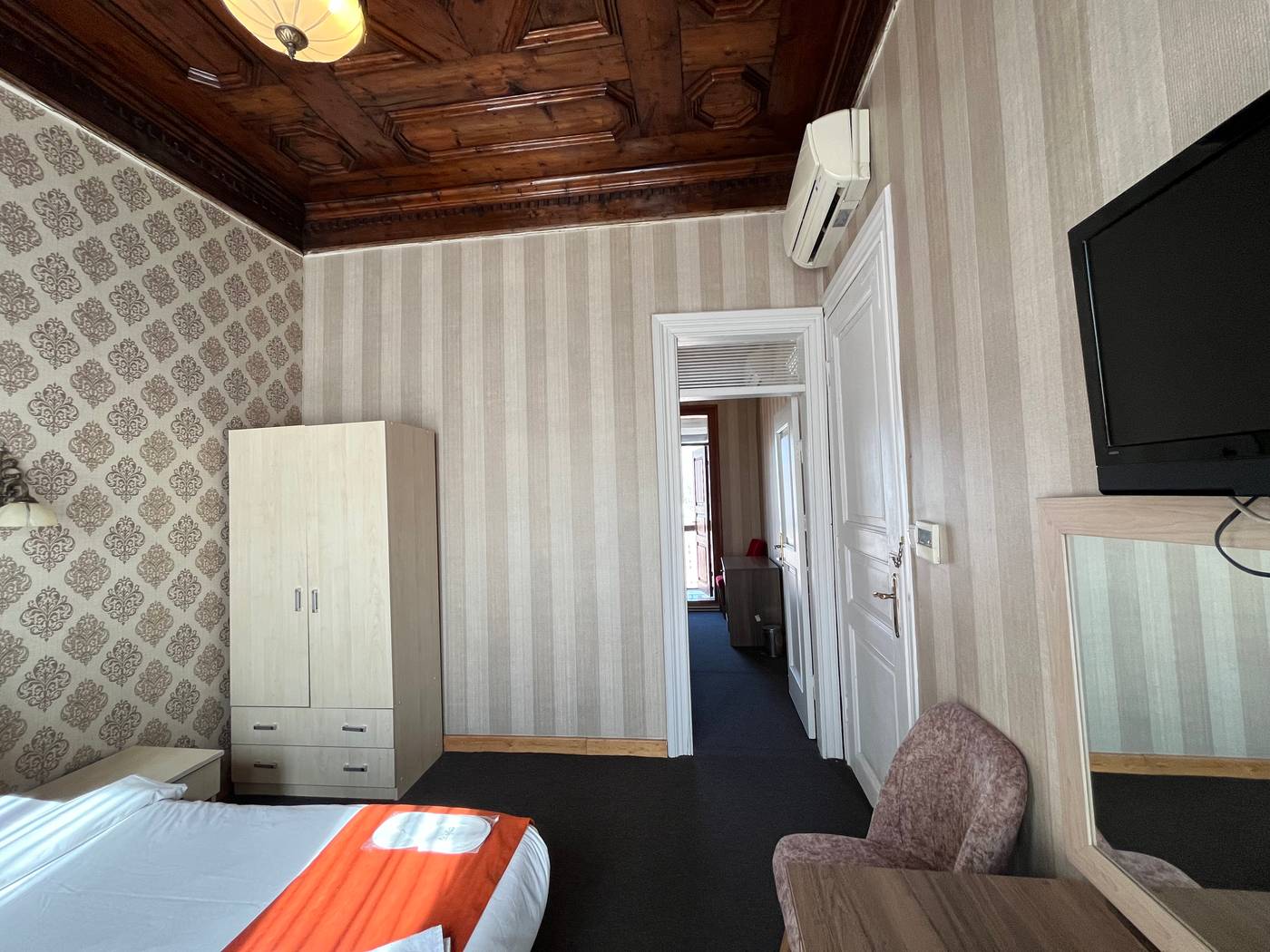 Le-Safran-Suite-Room-6