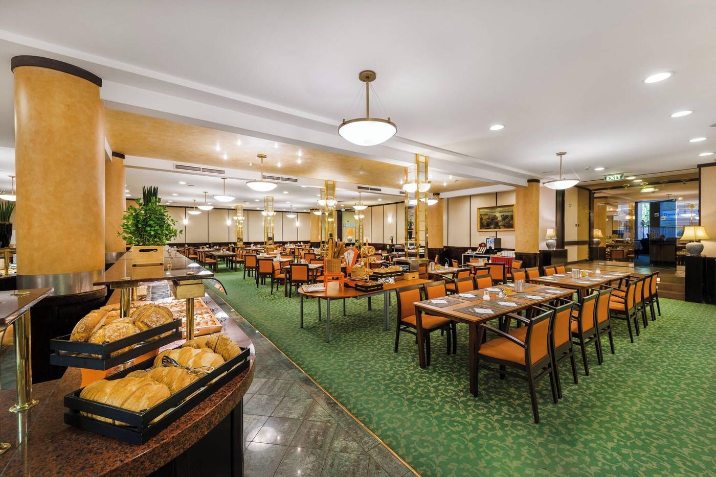Danubius-Hotel-Hungaria-City-Center-Restaurant-40