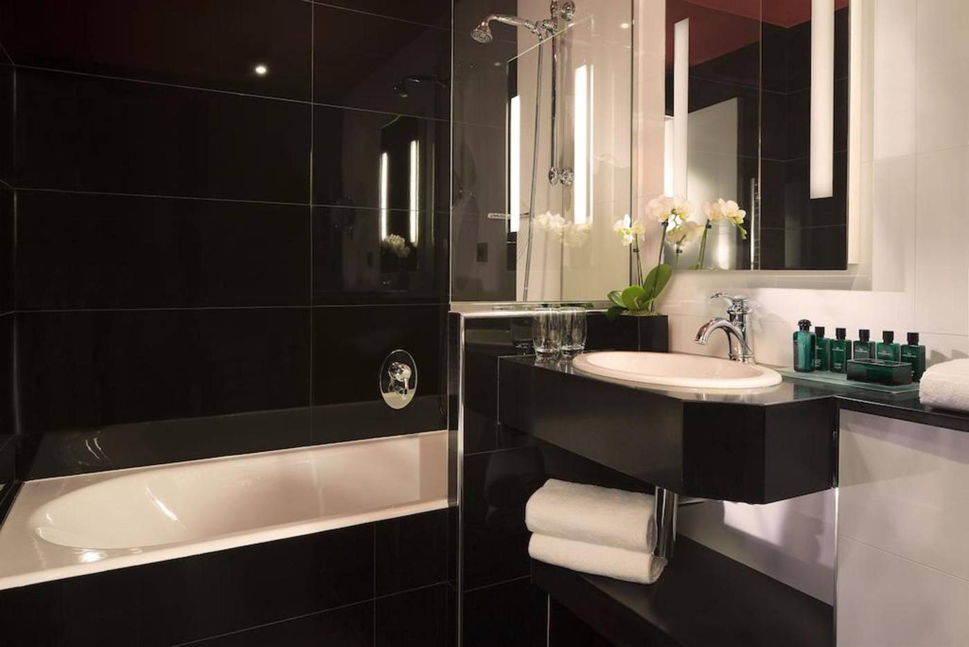 Hotel-Le-Belmont-Paris-Room-26