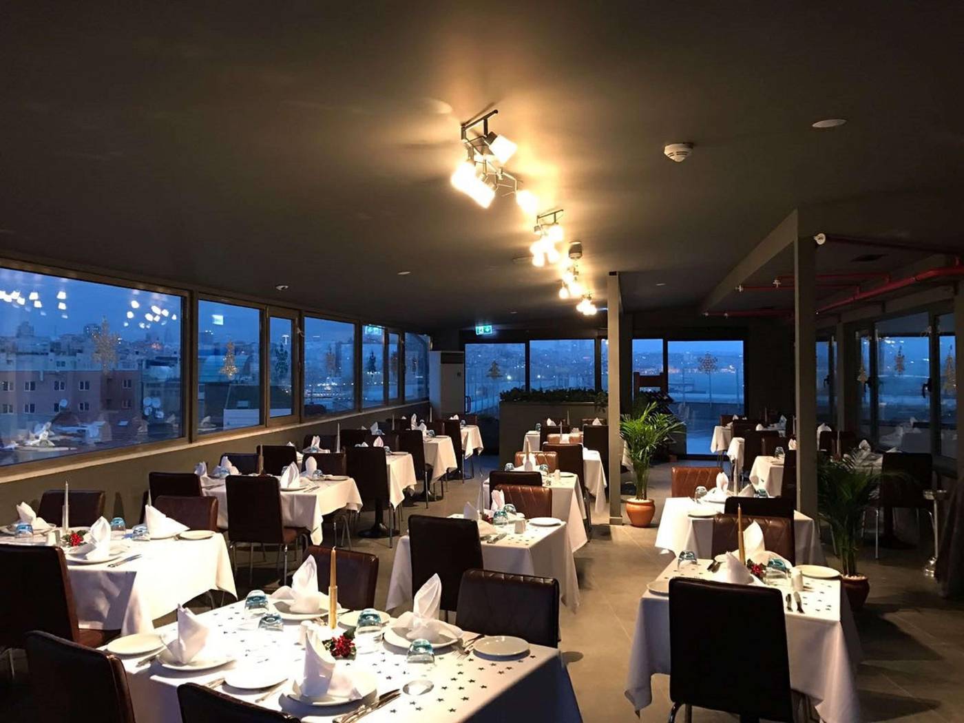 Doubletree-By-Hilton-Istanbul-Sirkeci-Restaurant-58