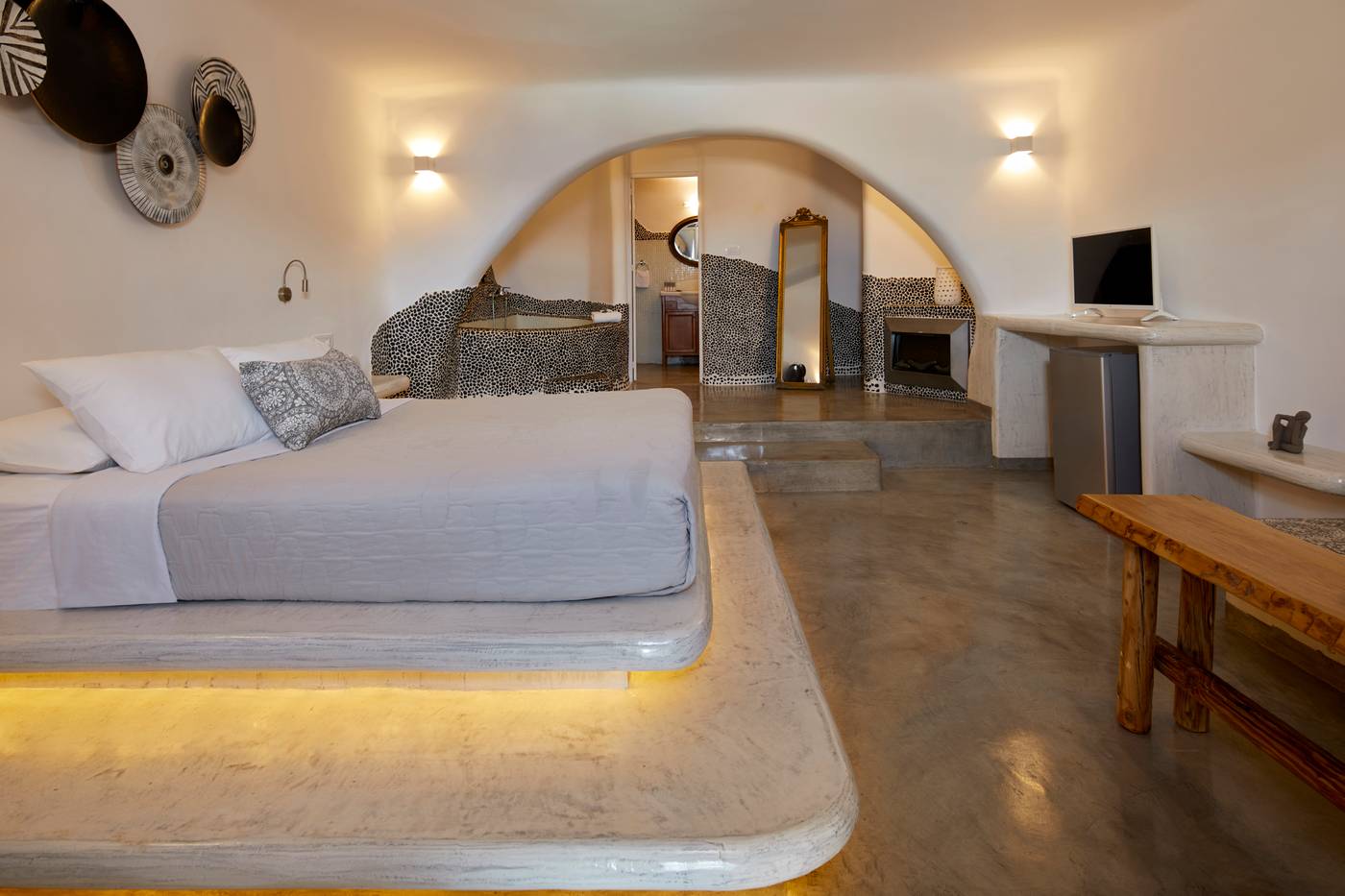 Suites-of-the-Gods-Cave-Spa-Room-14