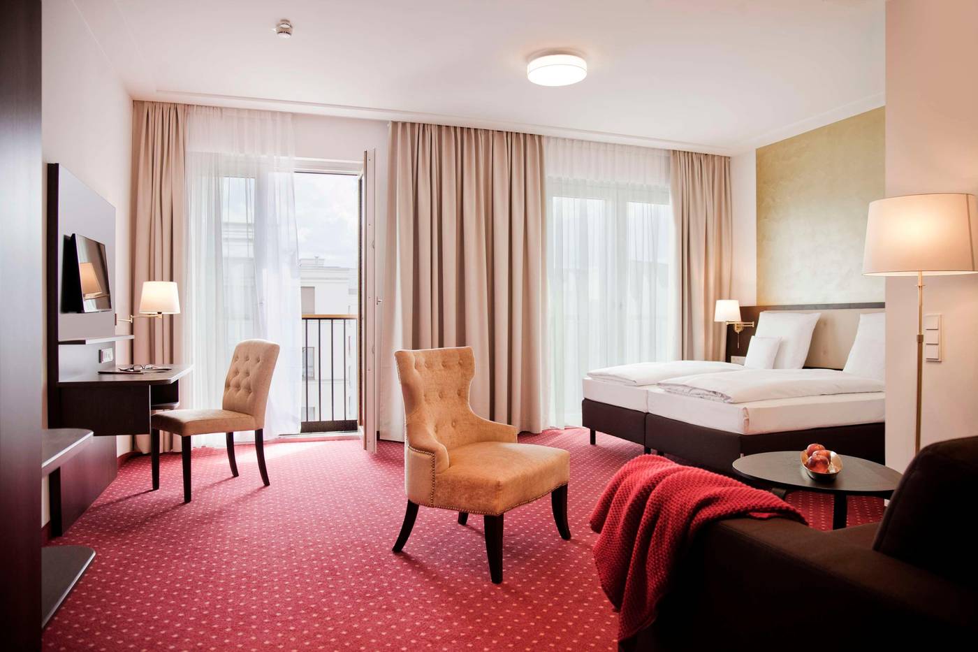 Gold-Palais-Hotel-Room-11