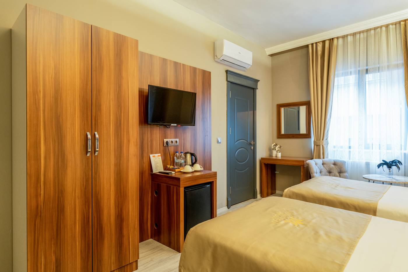 Monezza-Hotel-Room-31
