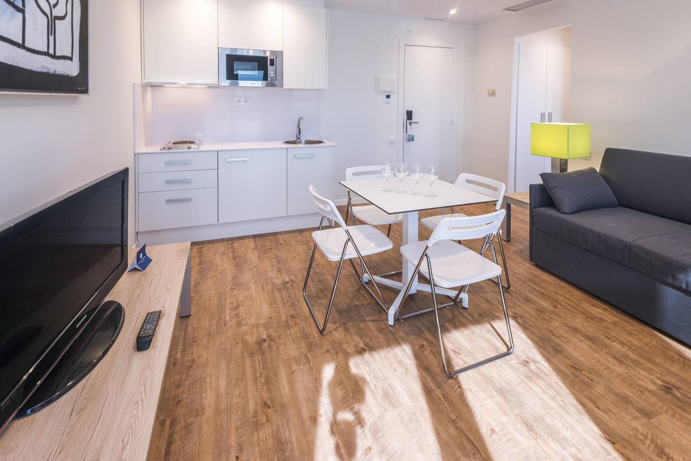 Apartamentos-Playa-De-Castelldefels-Room-13