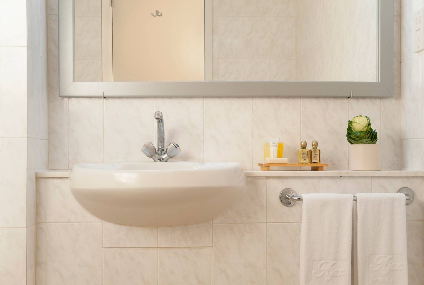 Ajax-Hotel-Room-62