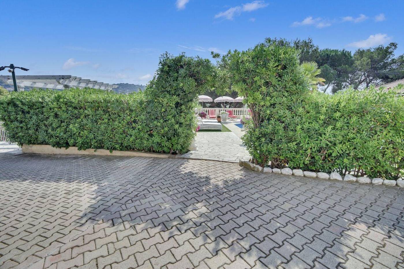 Chateau-de-Mei-Lese-General-view-31