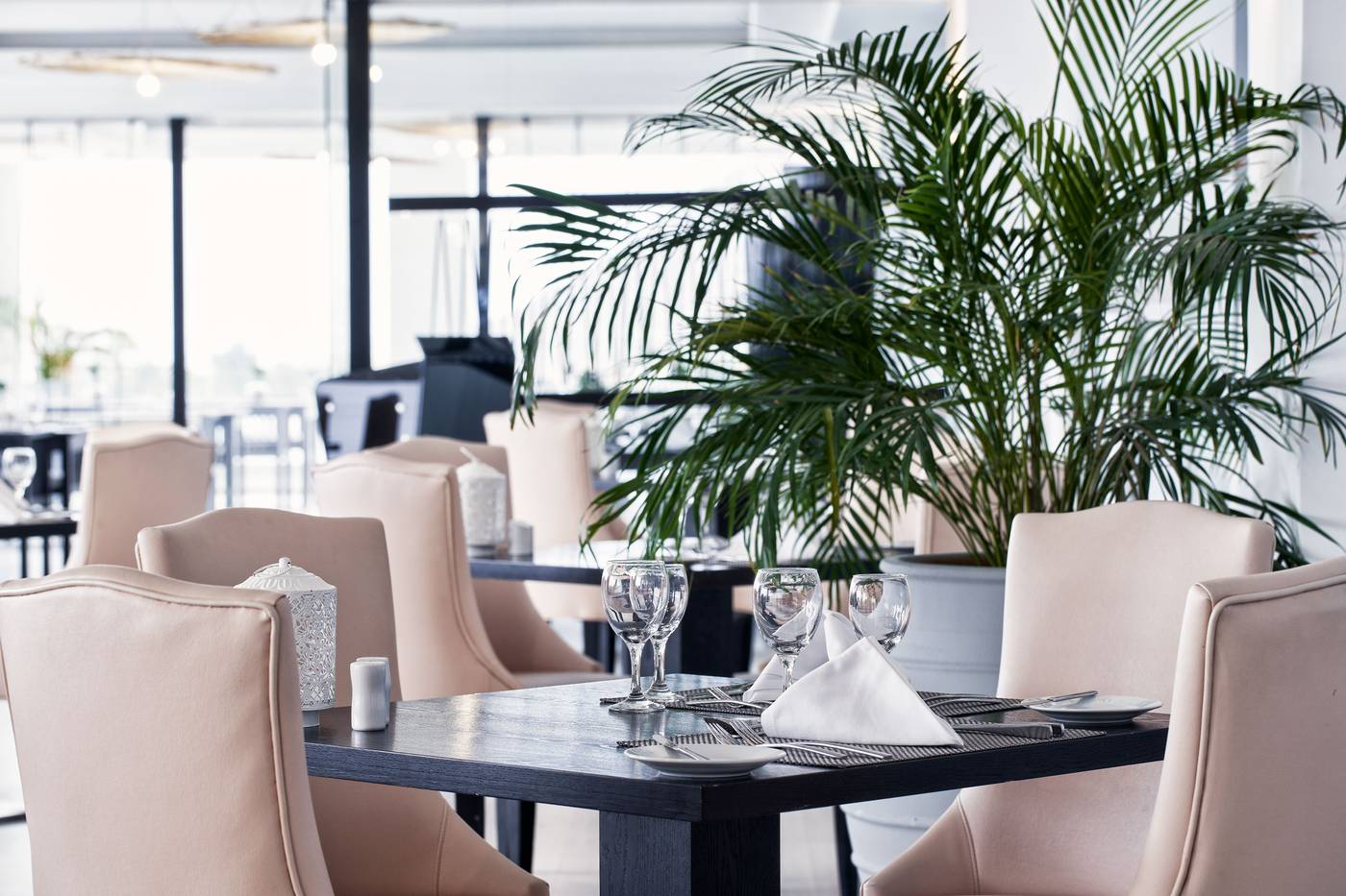 Isla-Brown-Chania--Curio-Collection-by-Hilton-Restaurant-59