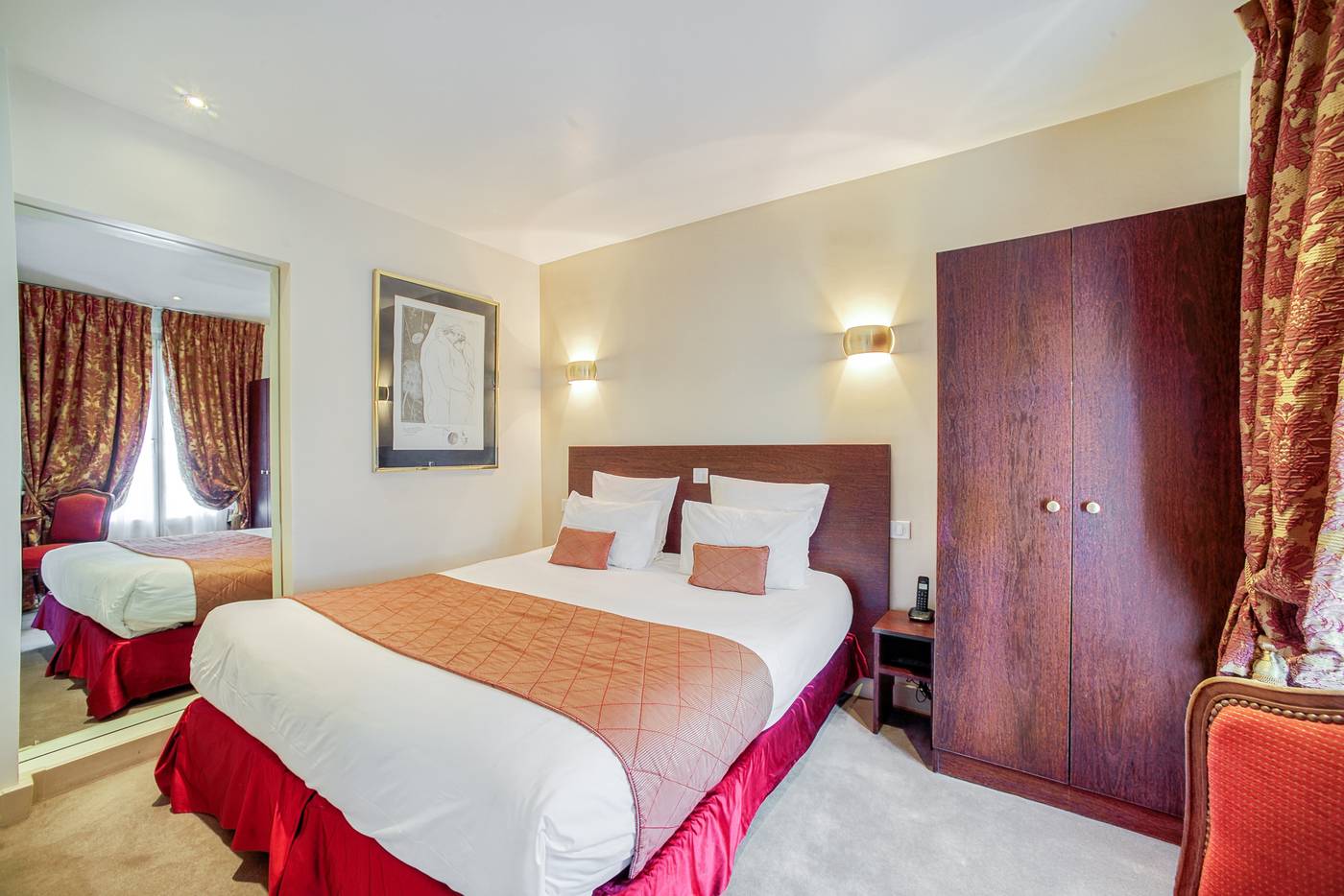 Queens-Hotel-Room-12