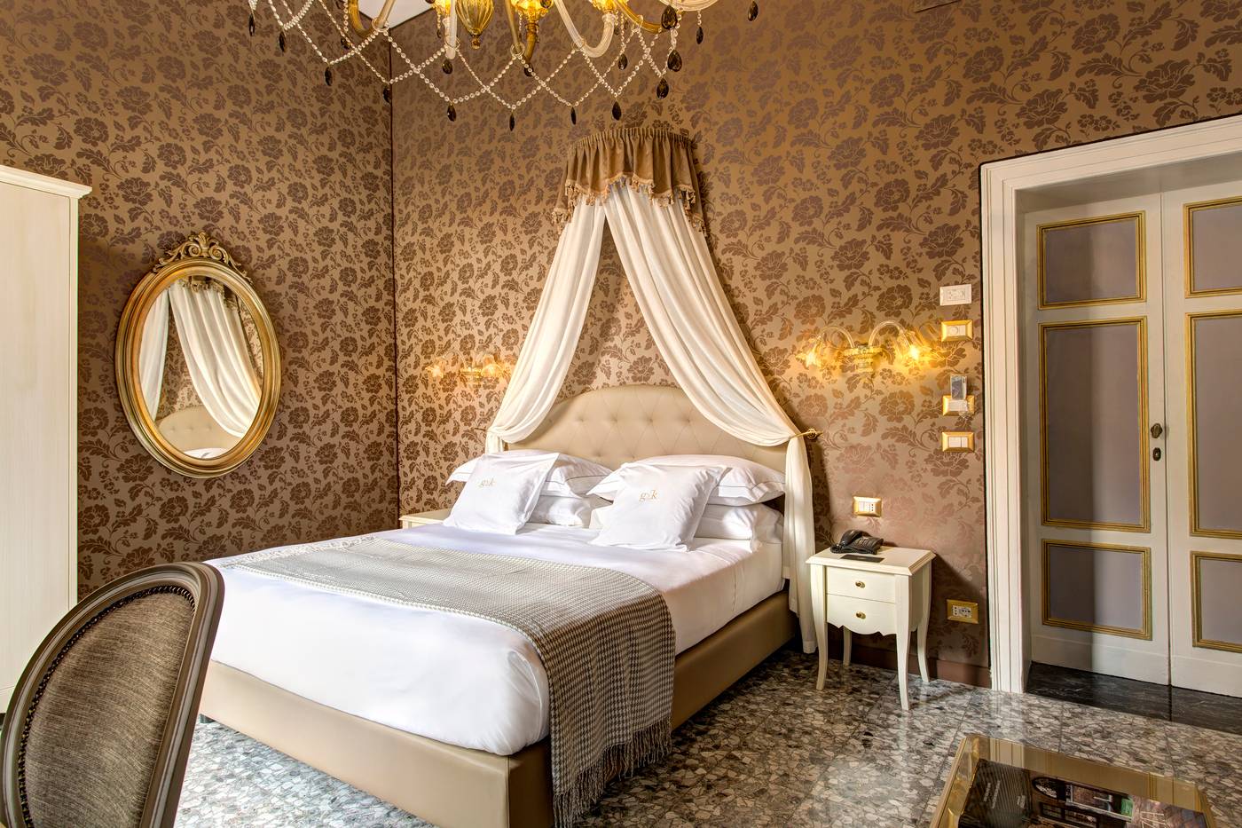 Gkk-Exclusive-Private-Suites-Venice-Room-10