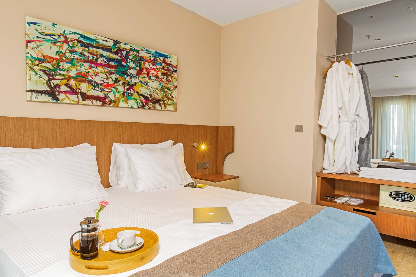 Redmont-Hotel-Nisantasi-Room-1