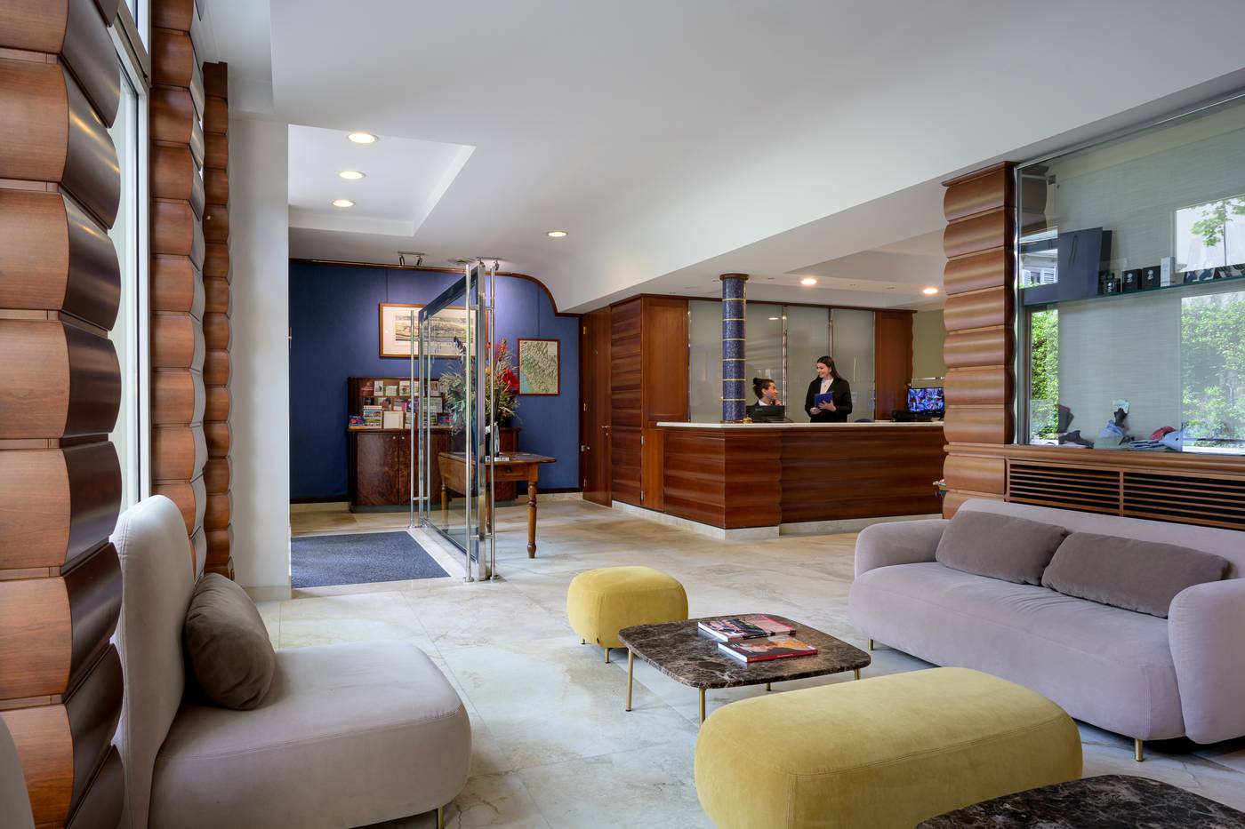 Hotel-Ilaria-Lobby-11