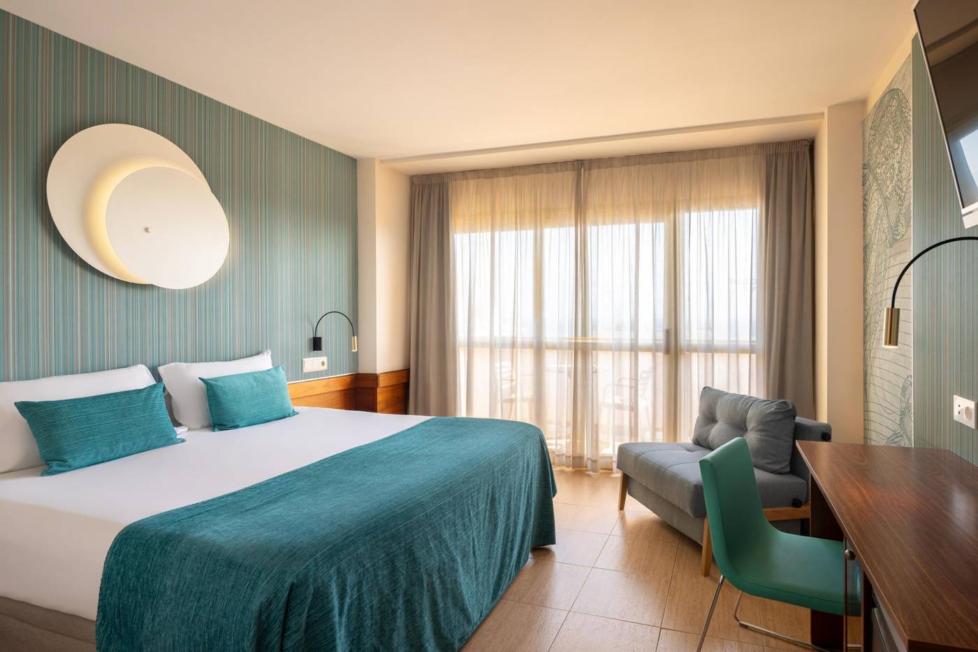 H-TOP-Amaika-Room-13