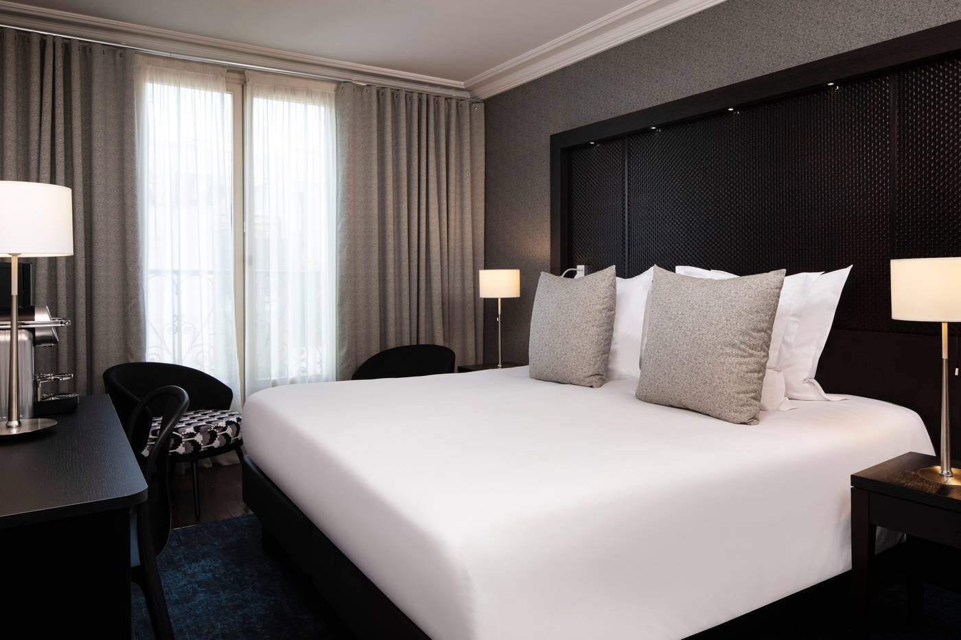 Hotel-Elysees-Regencia-Room-30