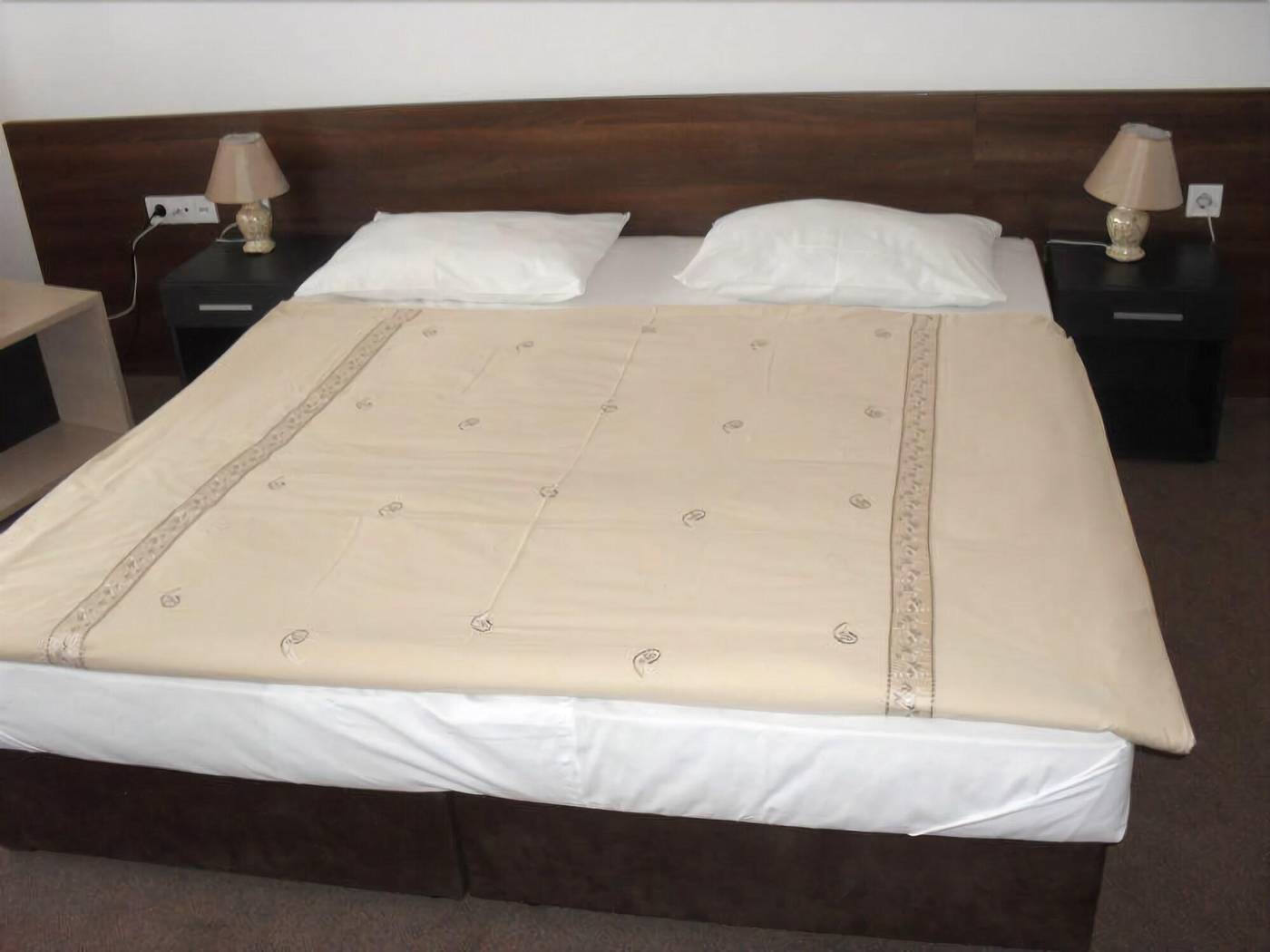 Rooms Elez-Croatia-ZAGREB-Lobby-2