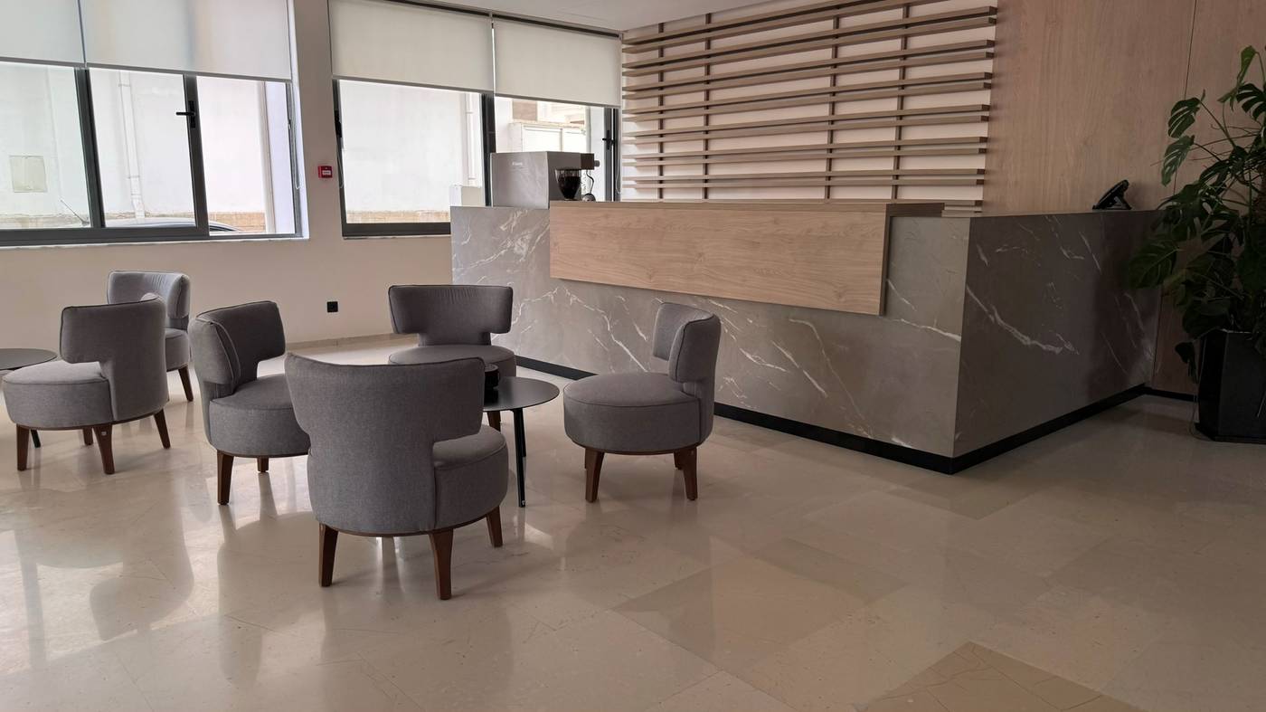 Angela-Hotel-Downtown-Rooms-Lobby-31