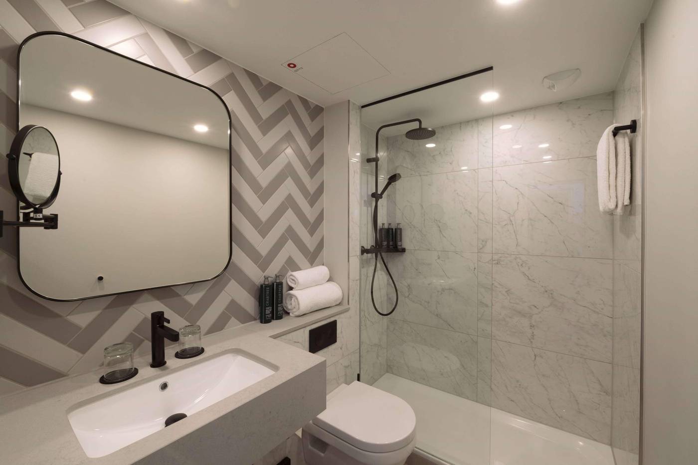 DoubleTree-by-Hilton-Berlin-Ku-damm-Room-53