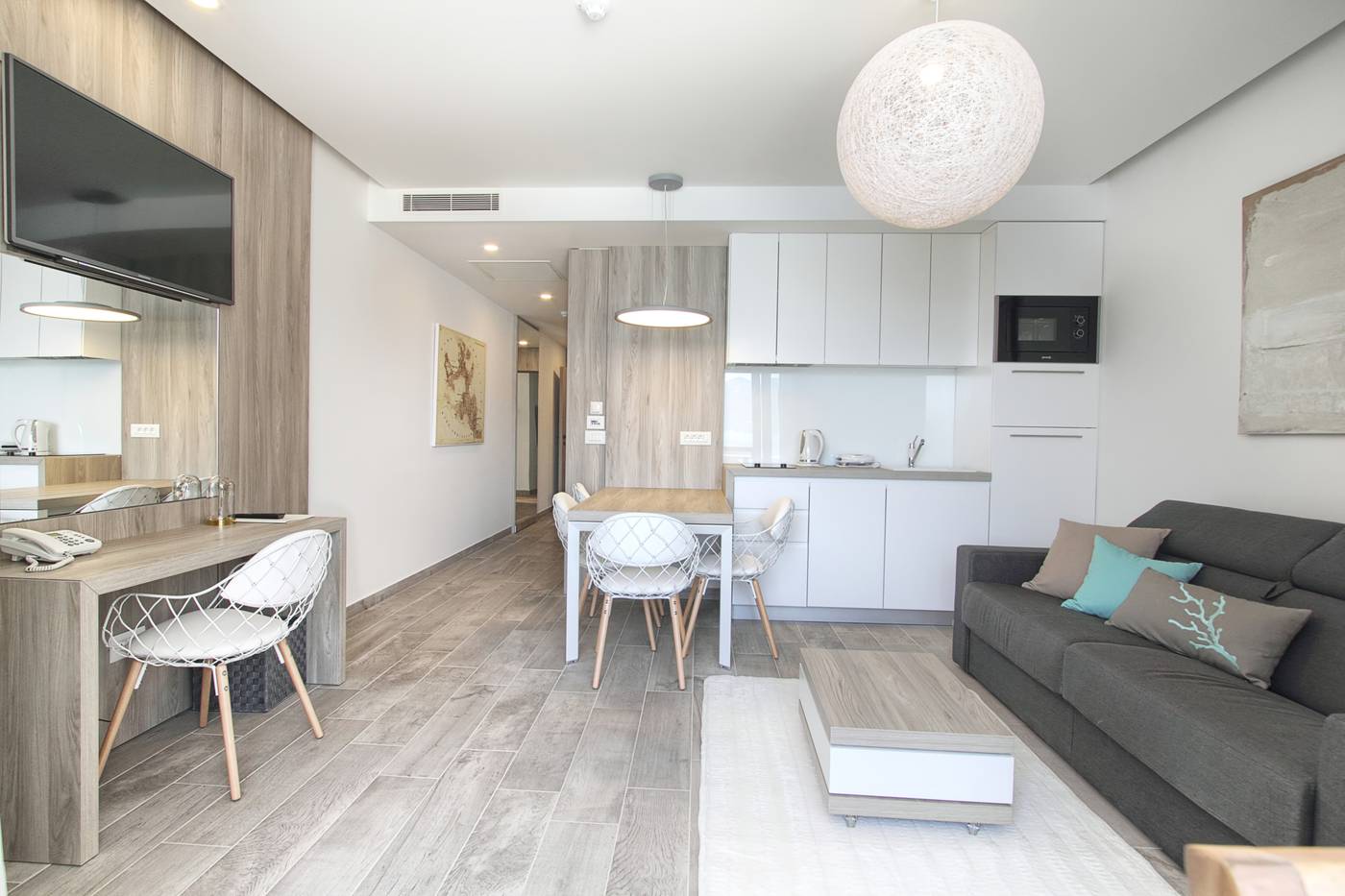 Kalamota-Beach-House-Room-12