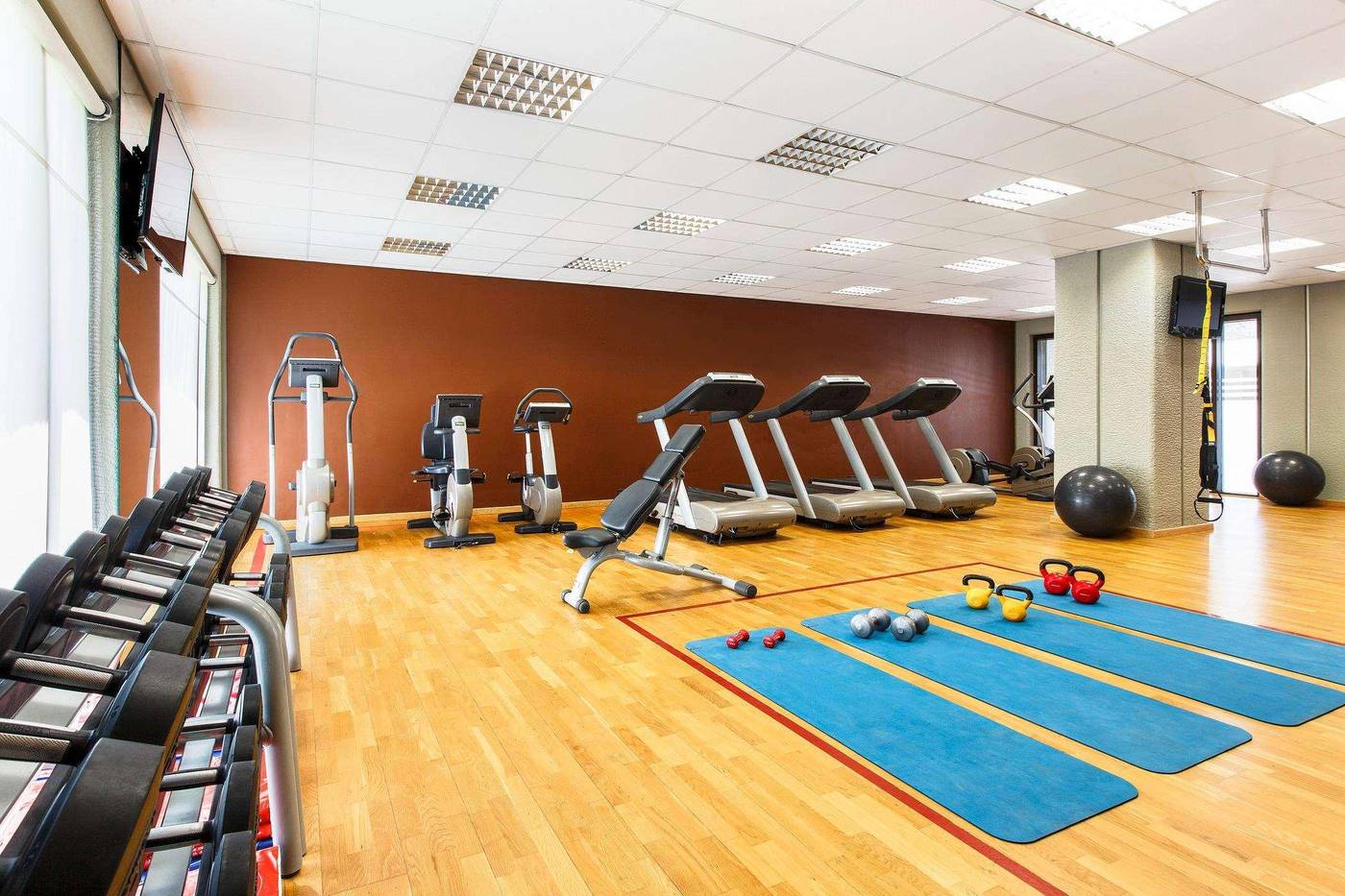 Sheraton-Rhodes-Resort-Sports-and-Entertainment-76