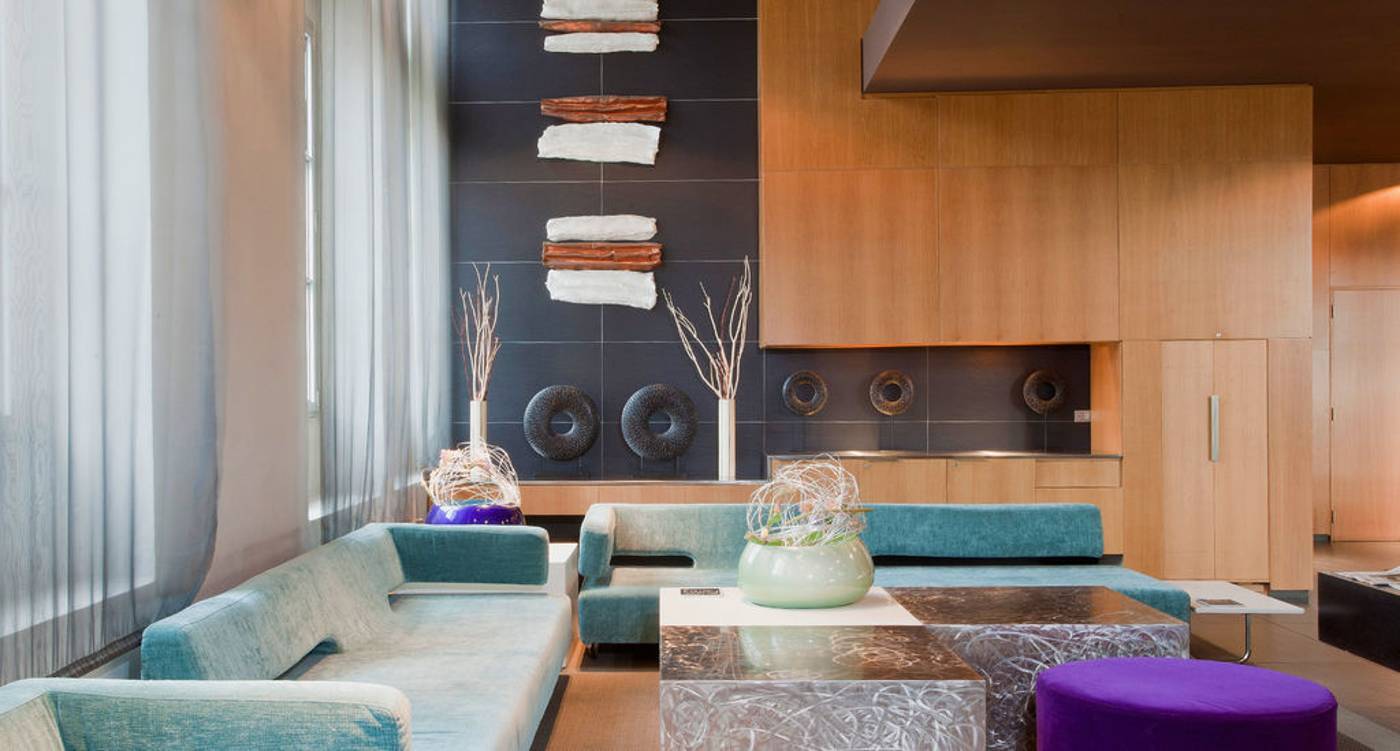 Ac-Hotel-By-Marriott-Berlin-Humboldthain-Park-Lobby-4