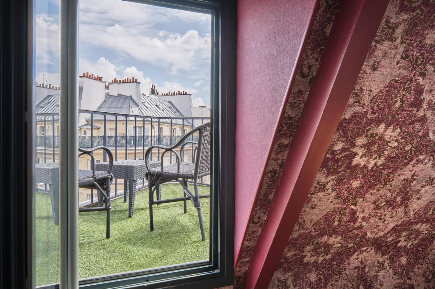 Hotel-Josephine-by-Happyculture-Room-7