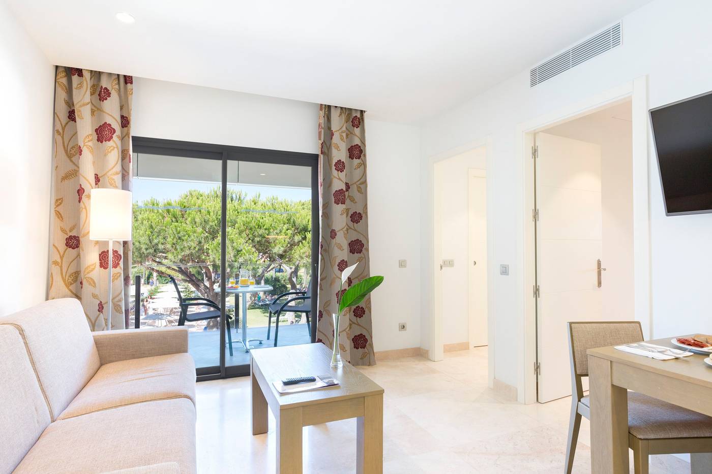 HIpotels Barrosa Garden