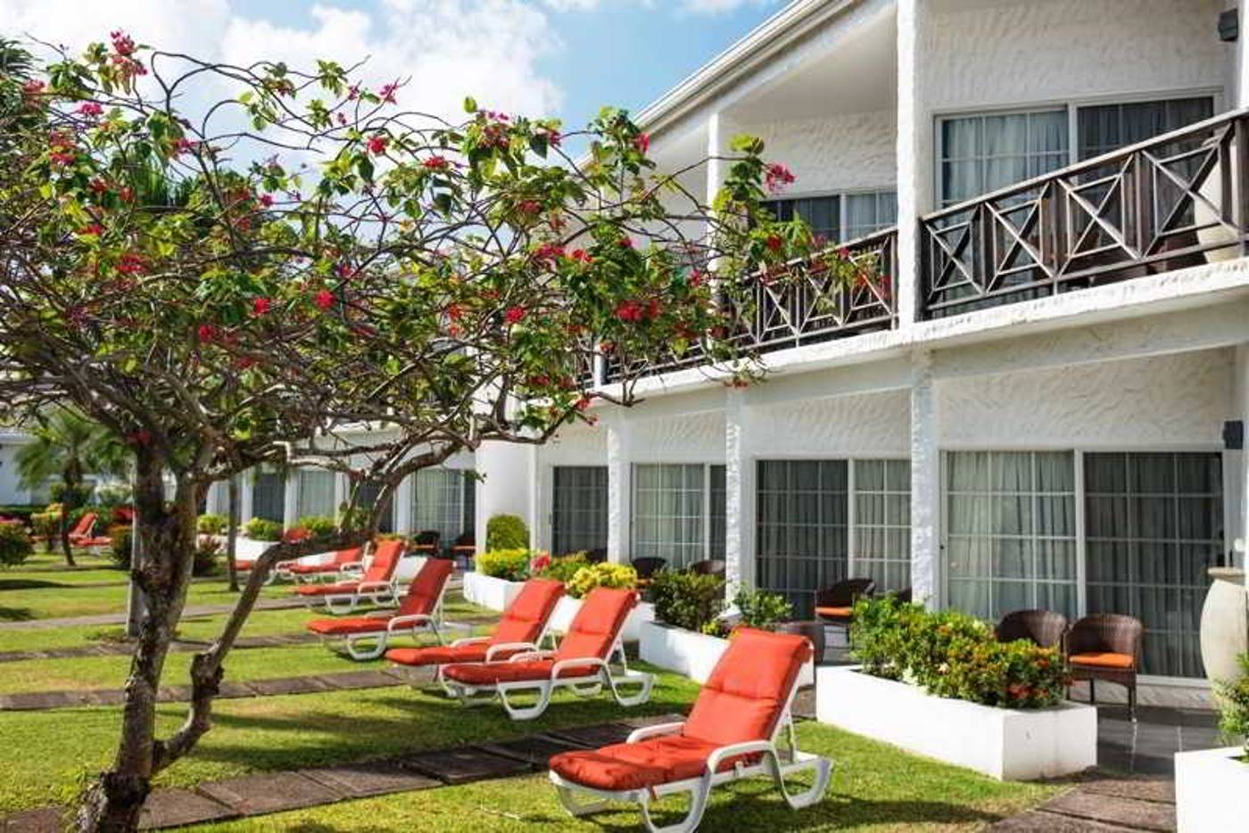 Coyaba-Beach-Resort-Terrace-10