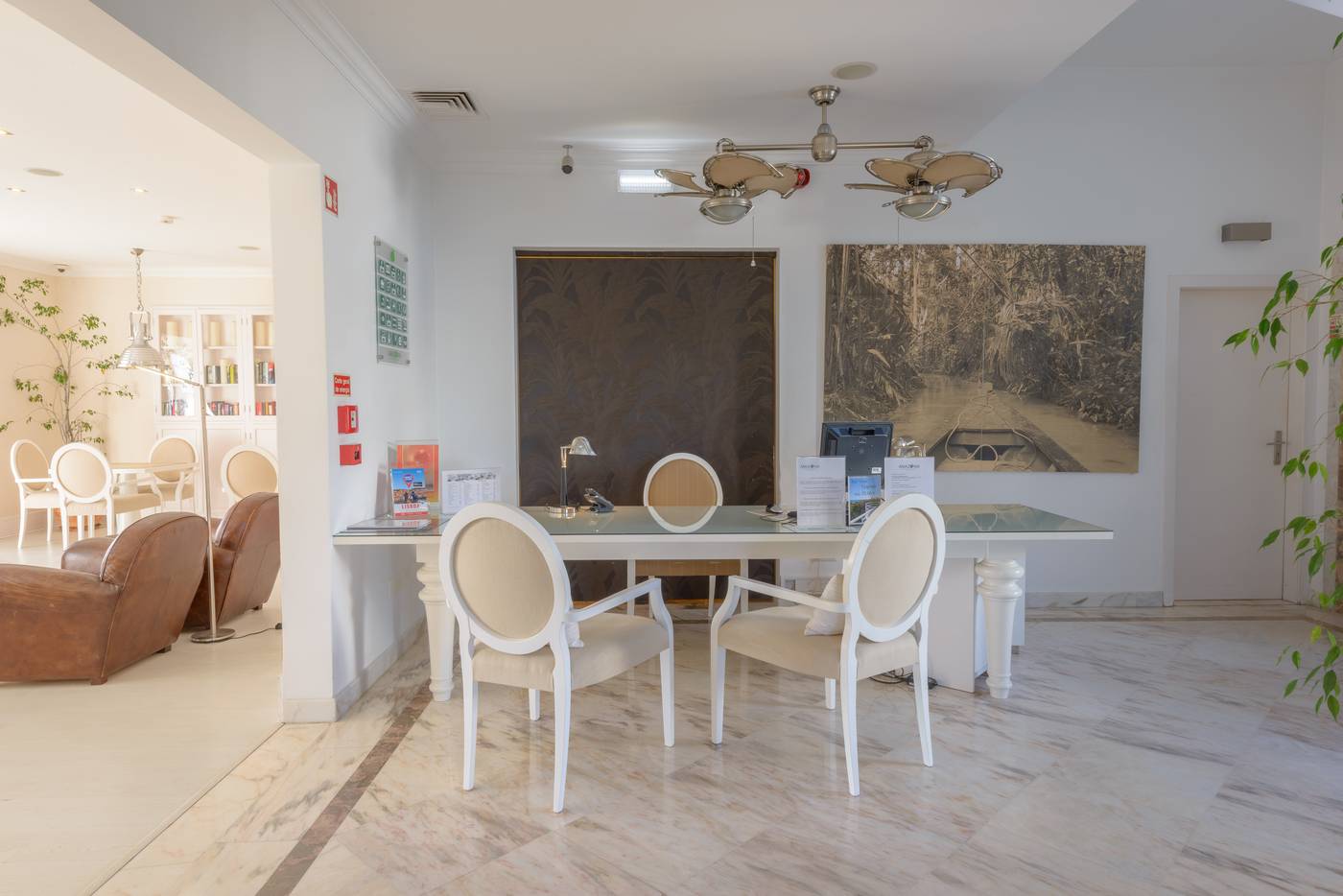 Amazonia-Estoril-Hotel-Lobby-4