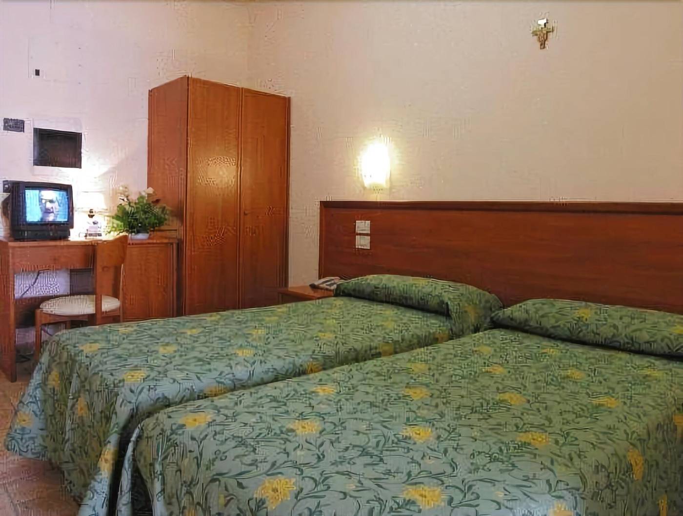 La Rocca-Italy-ASSISI -Room-7