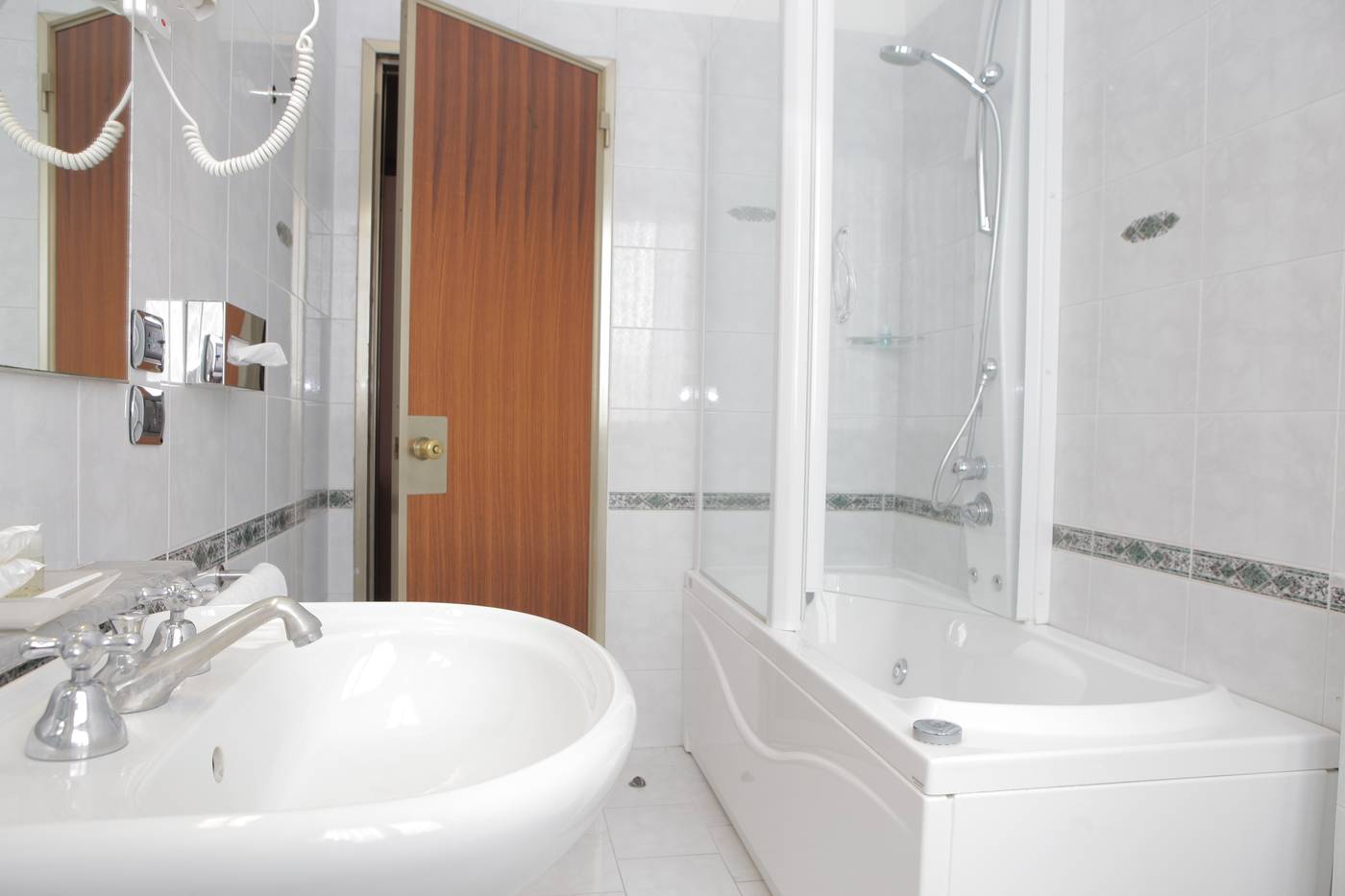 Bristol-Hotel-Room-25