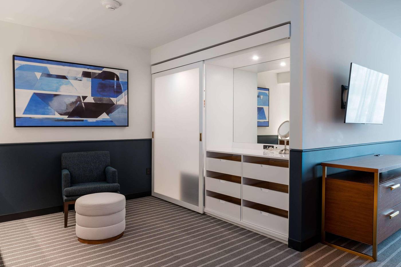 Cambria-Hotel-Boston-Somerville-Room-11