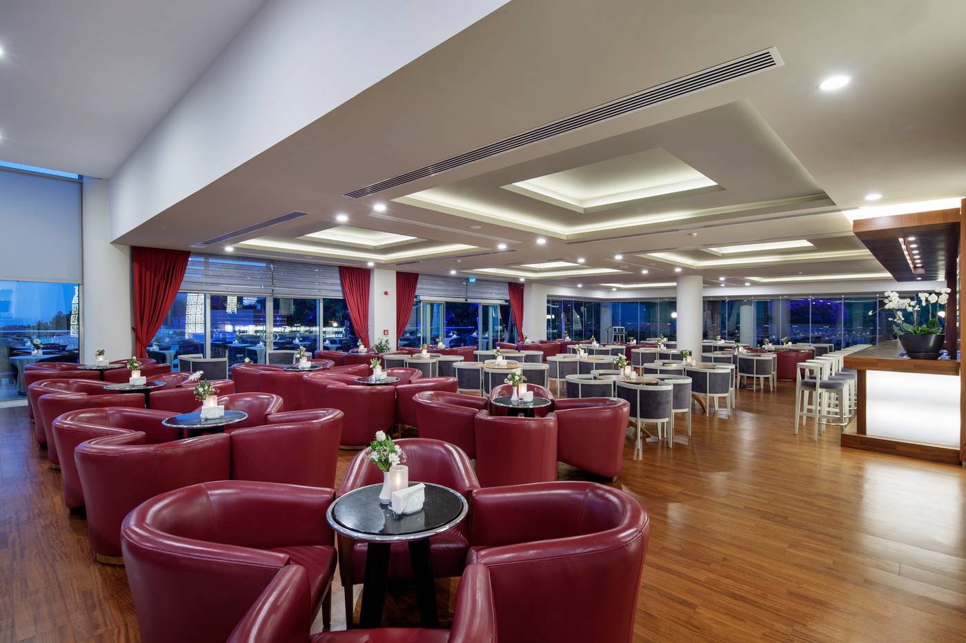 Pine-Bay-Holiday-Resort-Bar-56