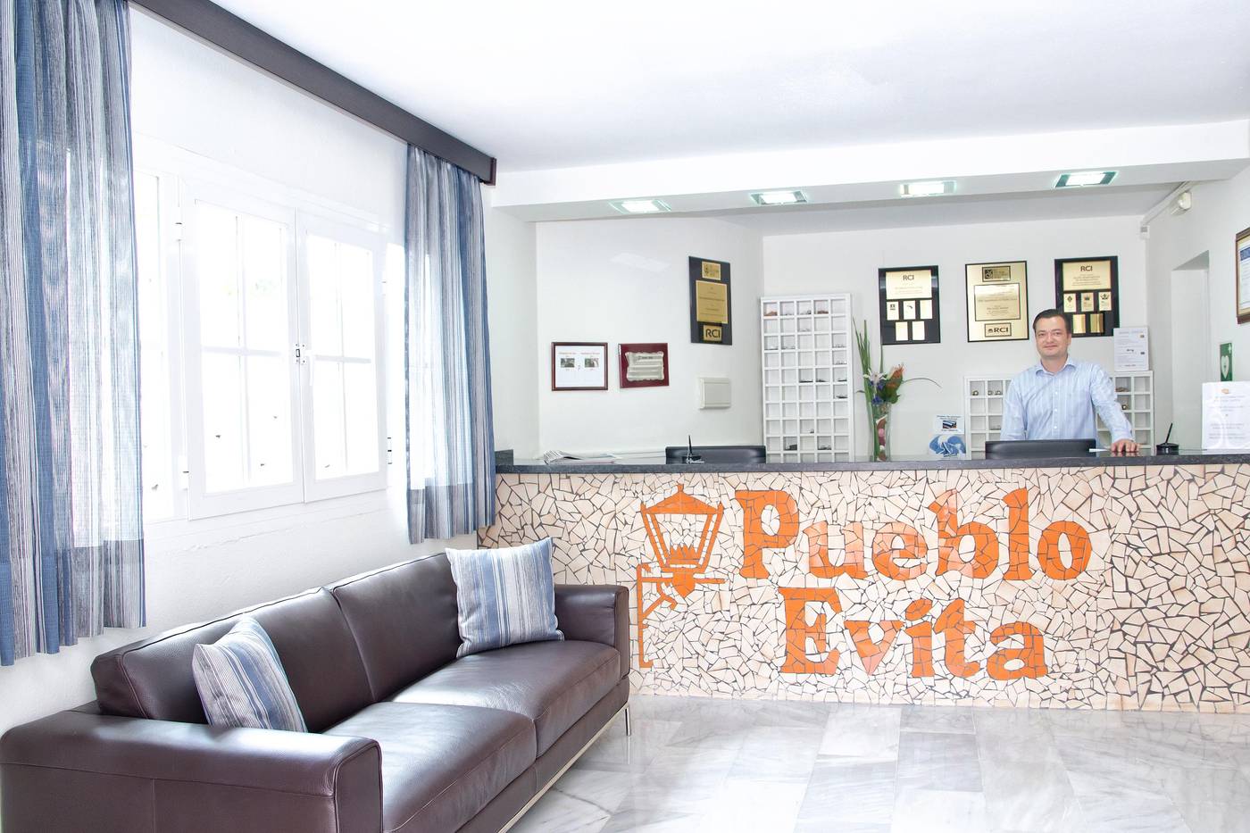 Pueblo-Evita-Club-Lobby-47
