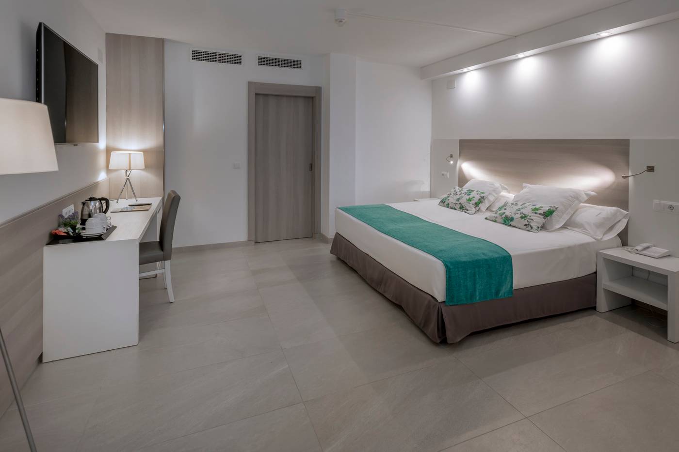 Olympus-Palace-Hotel-Room-21