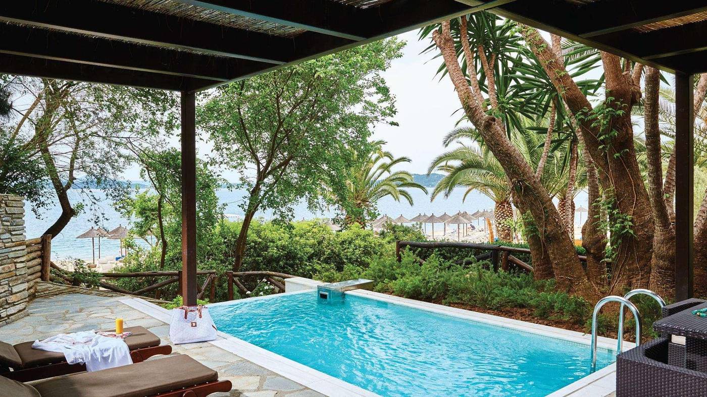 Eagles-Palace-Room-9