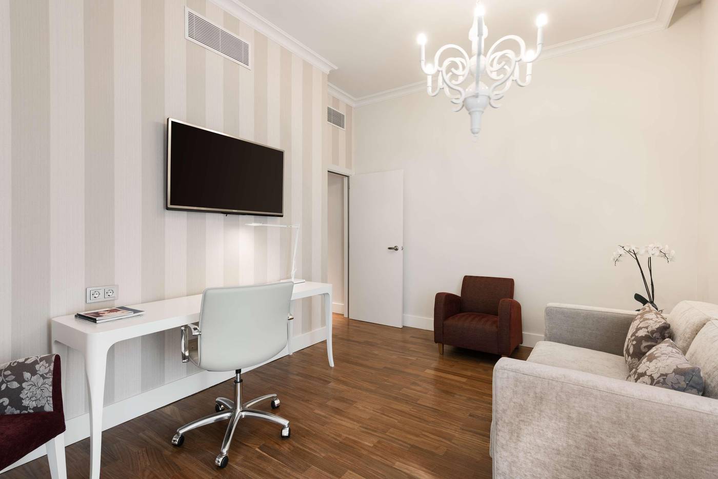 NH-Collection-Madrid-Abascal-Room-9