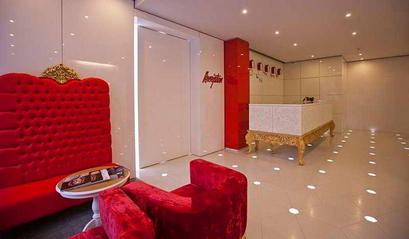 Graffit-Gallery-Hotel-Lobby-52