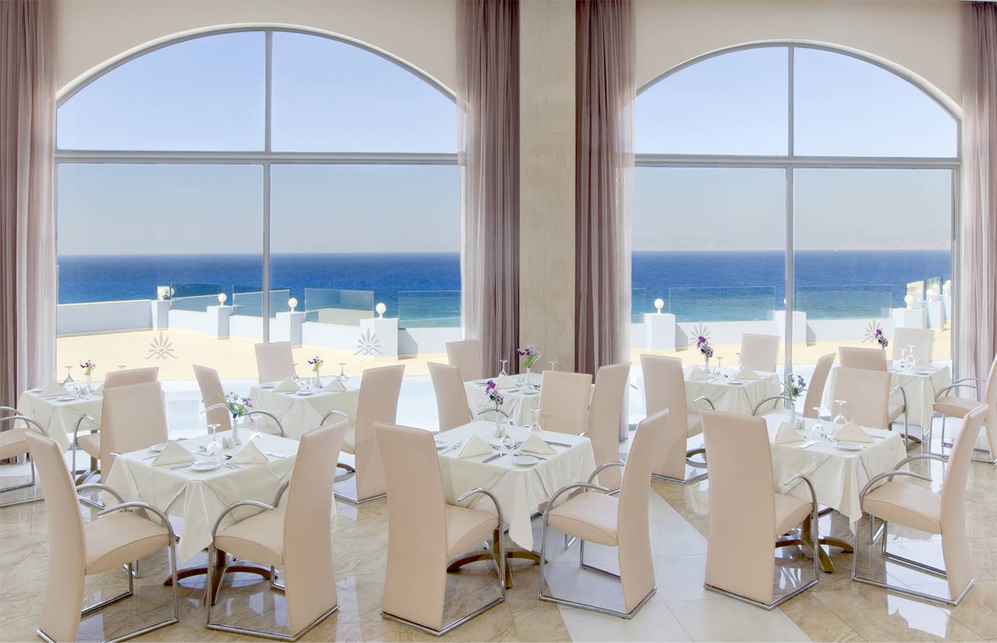 Atrium-Platinum-Luxury-Resort---Spa-Restaurant-34