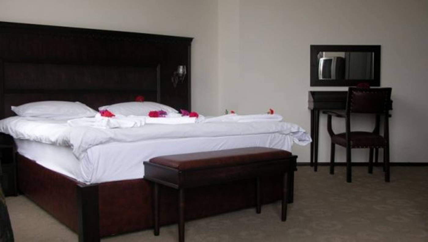 Club-Hotel-Flora-Room-16