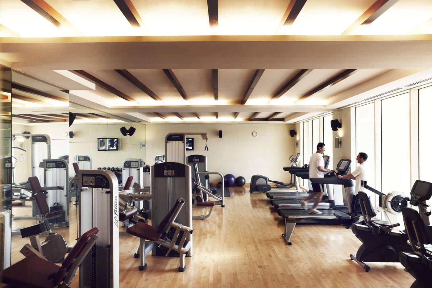 Raffles-Dubai-Hotel-Sports-and-Entertainment-66