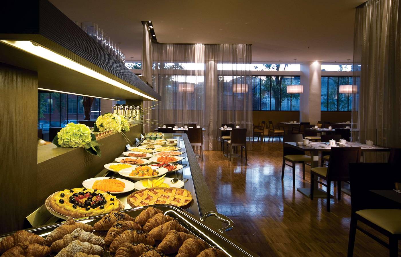 DoubleTree-by-Hilton-Milan-Restaurant-24
