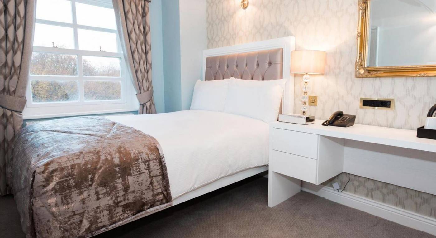 Staunton-s-on-the-Green-Room-14