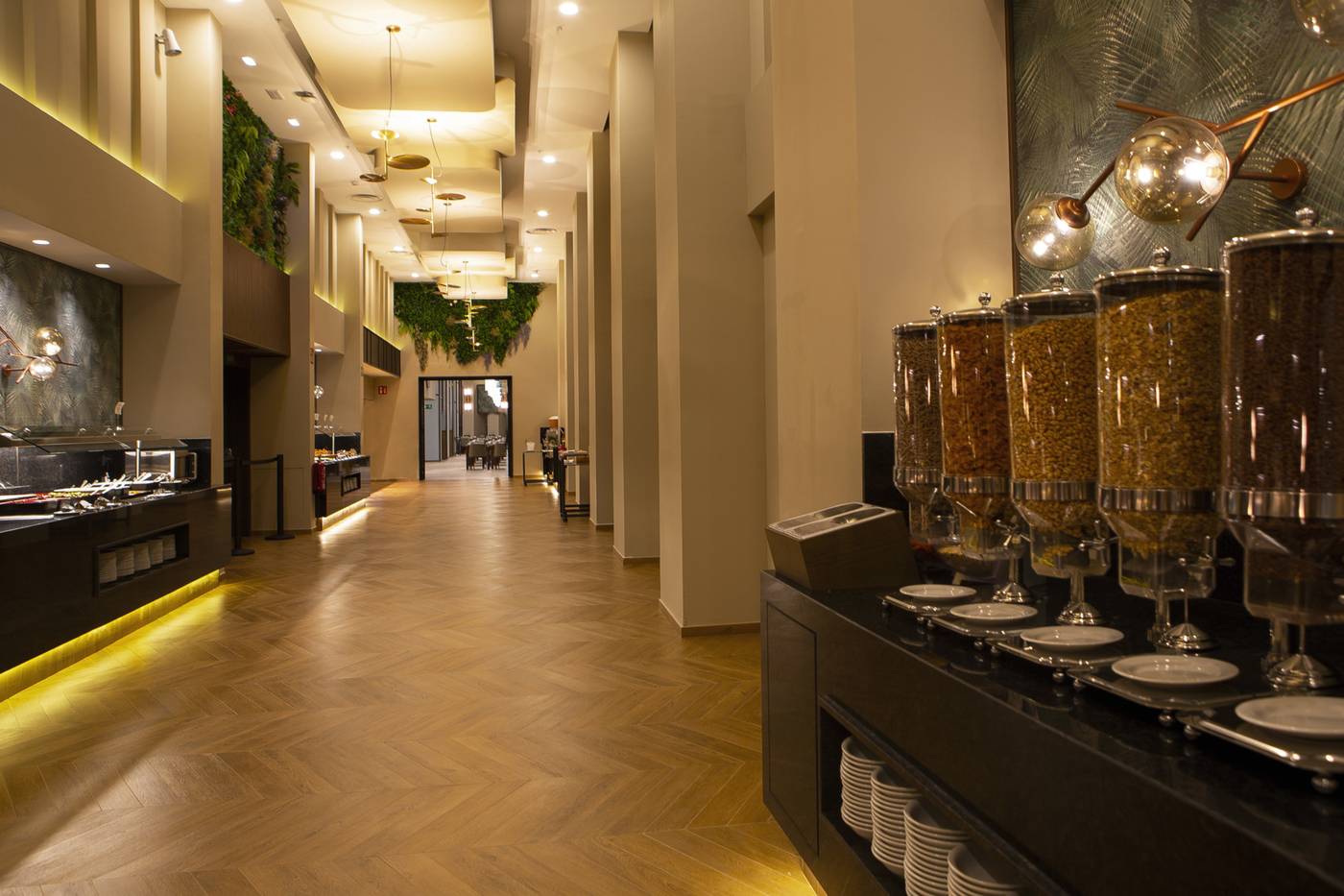 RIU-Plaza-Espana-Restaurant-23