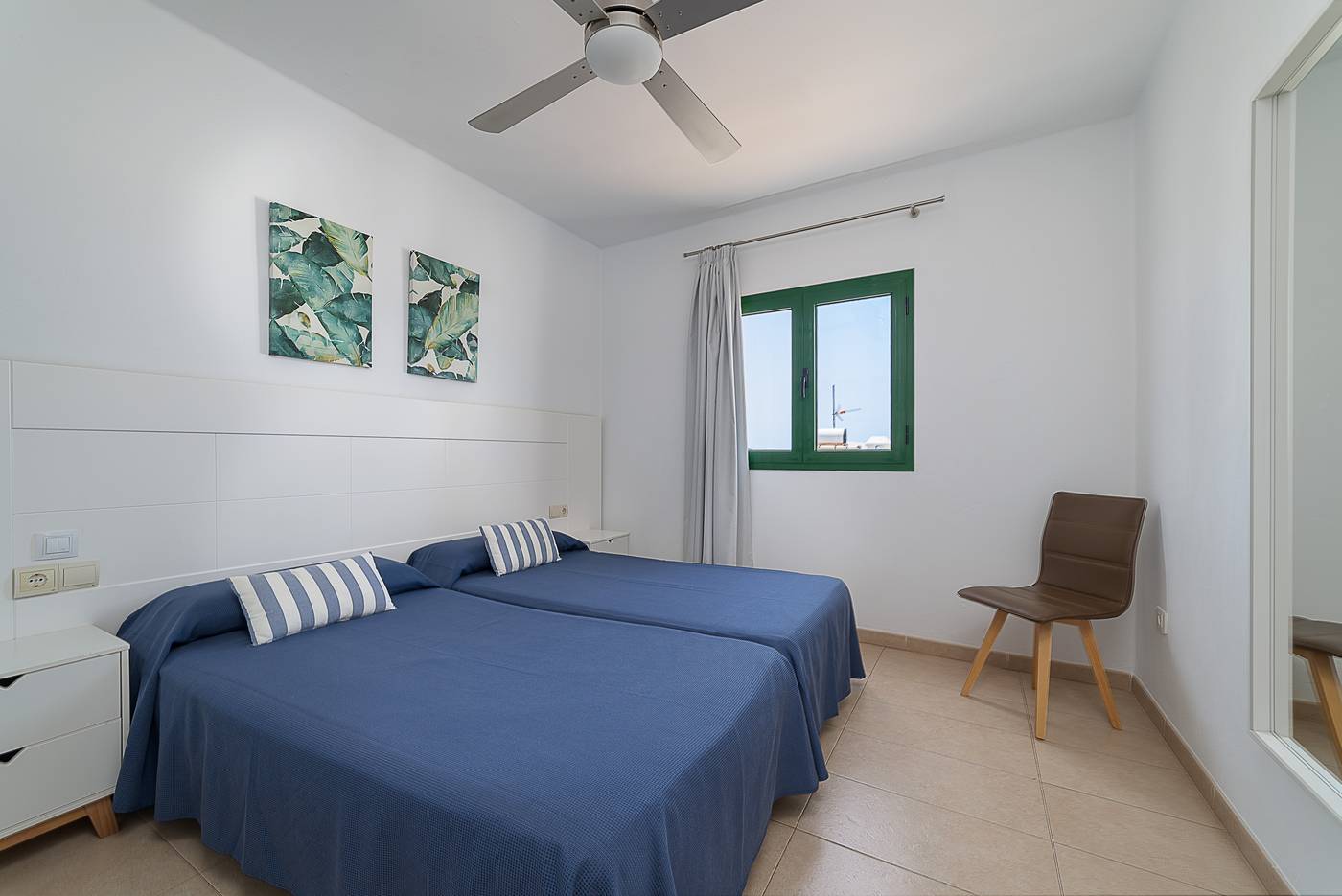 Elena-Apartamentos-Room-15