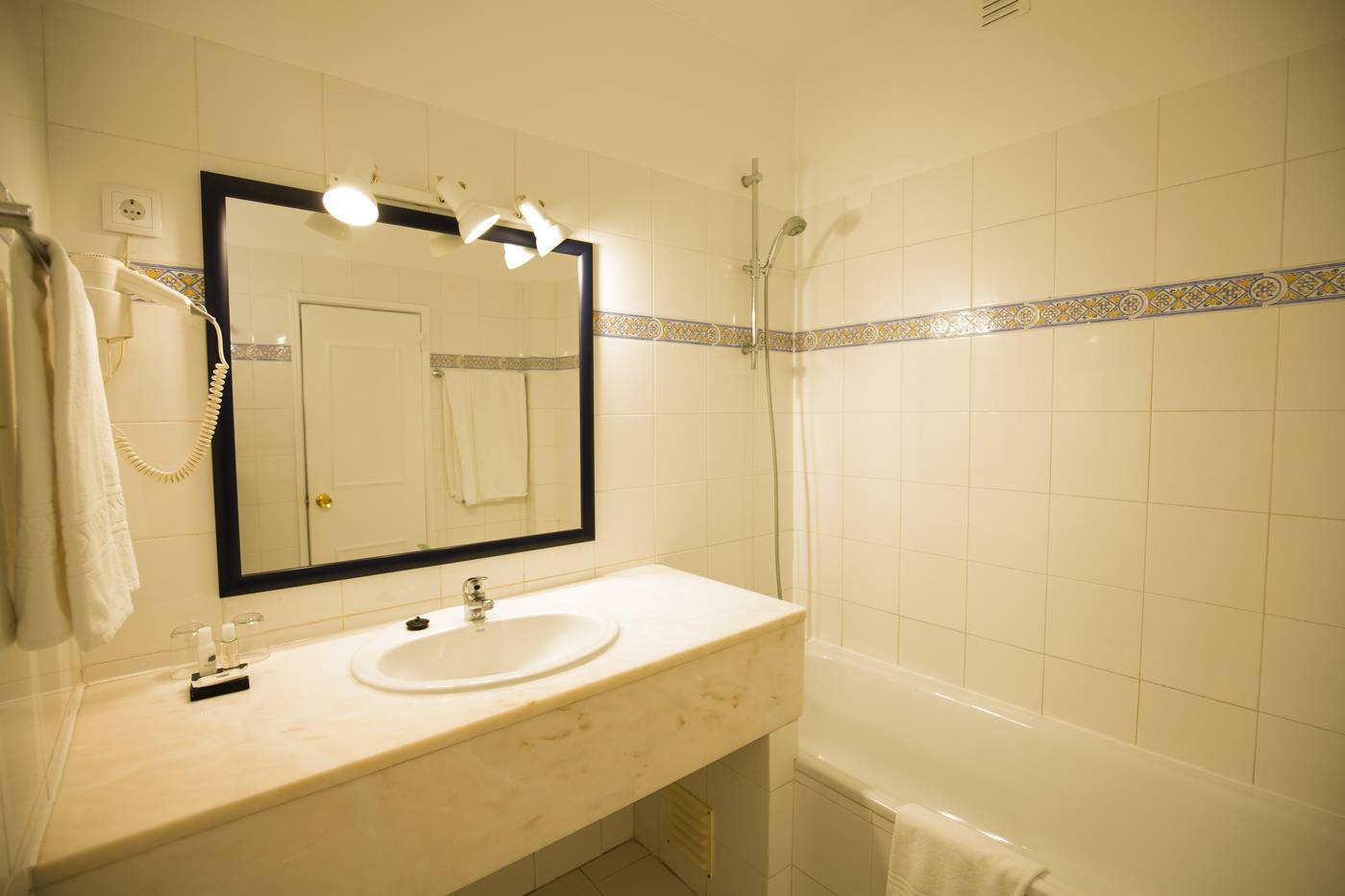 Residencial-Florescente-Room-30